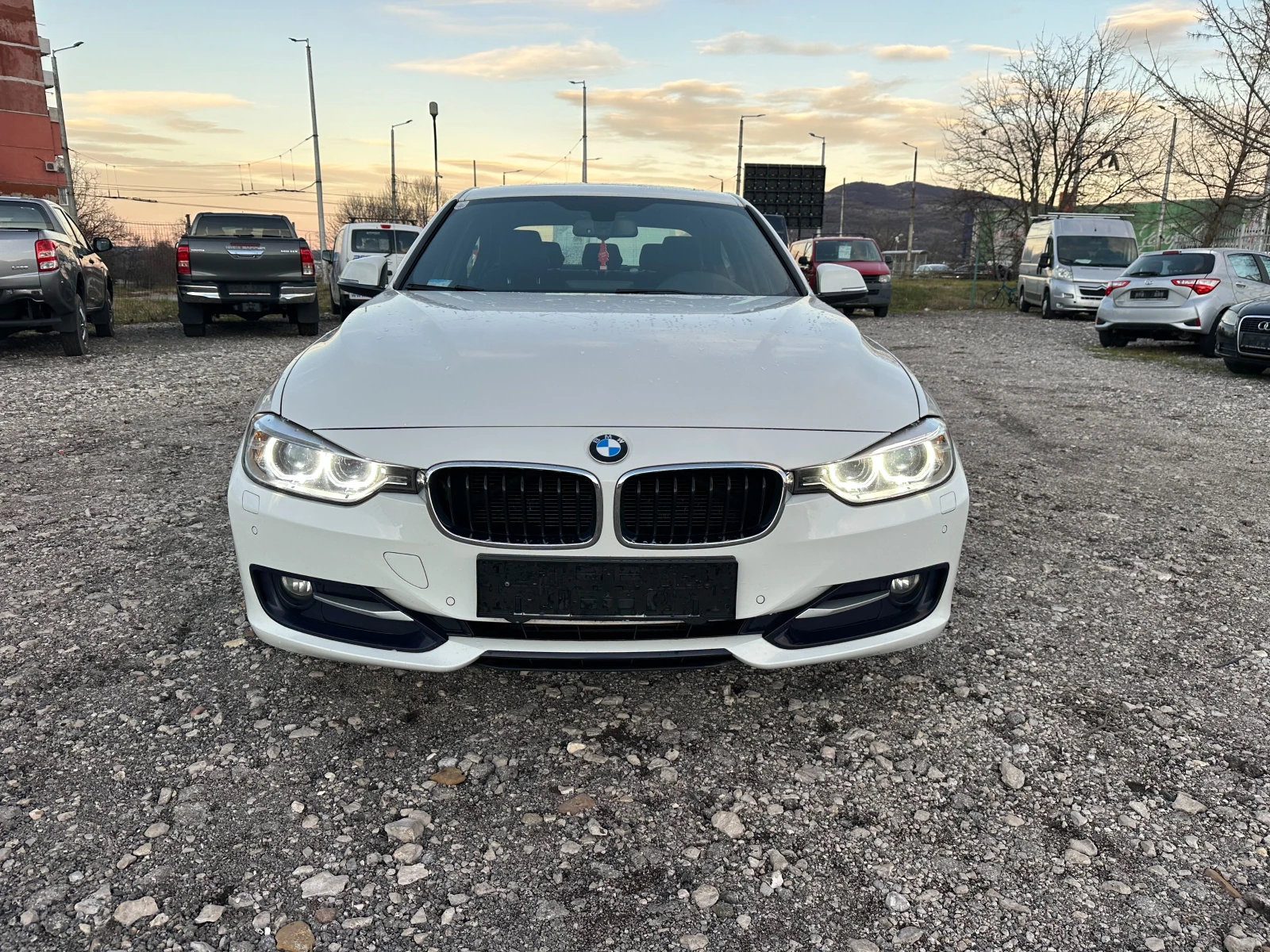 BMW 320 2.0TDI 143kc 4X4 КАТО НОВА - изображение 8