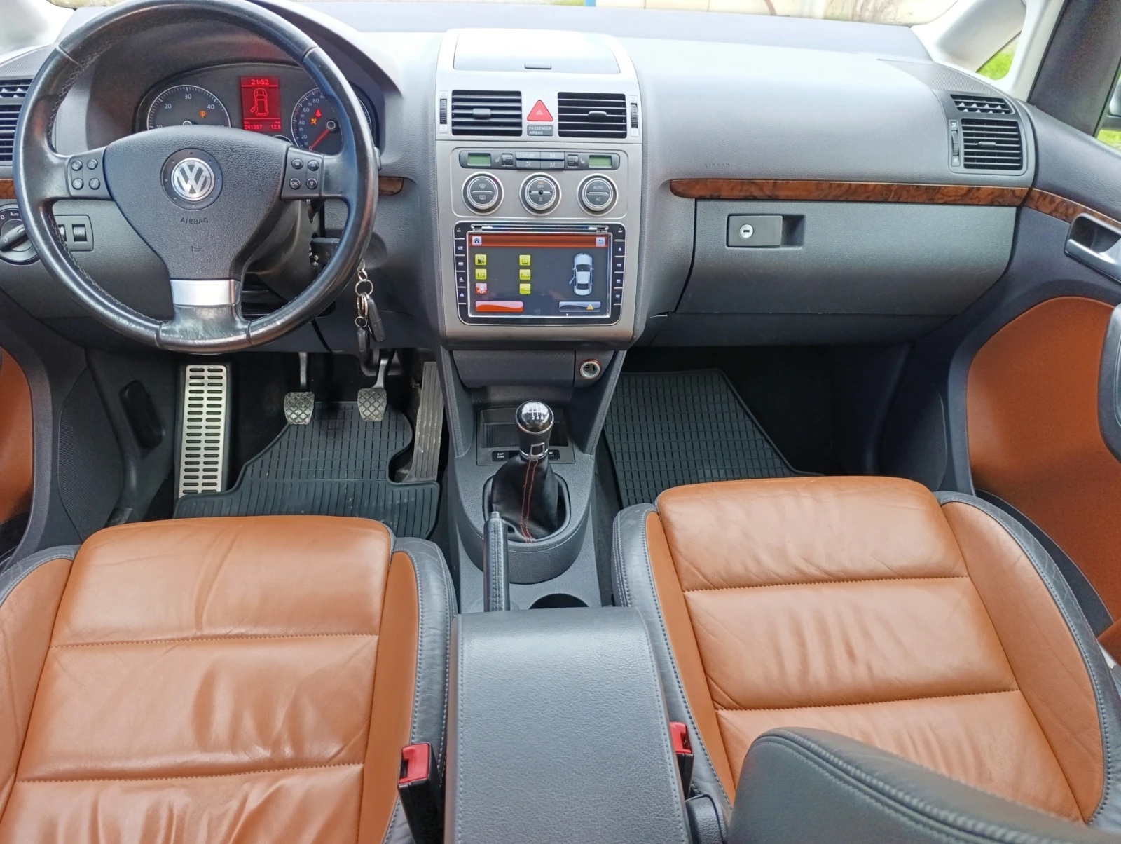 VW Touran 2.0TDI 170k.c. - изображение 10