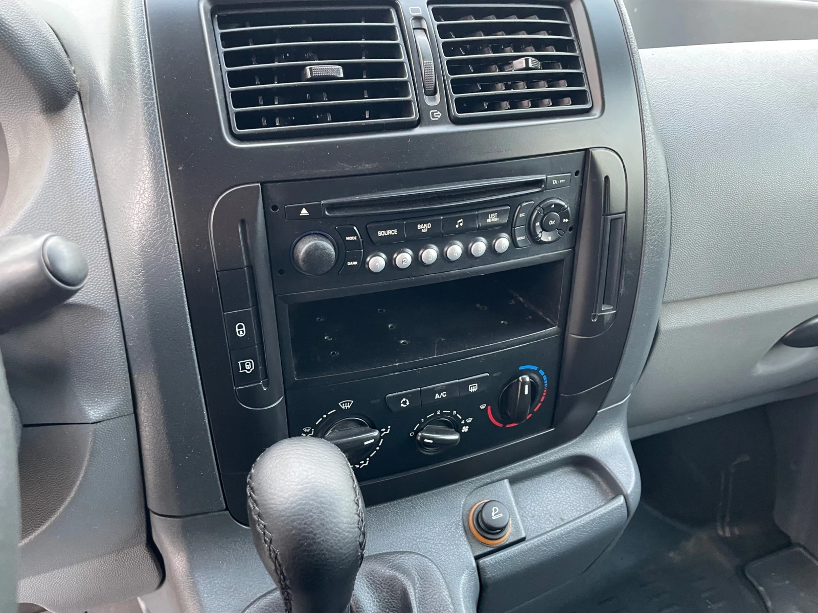 Fiat Scudo 1.6D Климатик Макси Италия Топ Цена, снимка 11 - Автомобили и джипове - 53727120