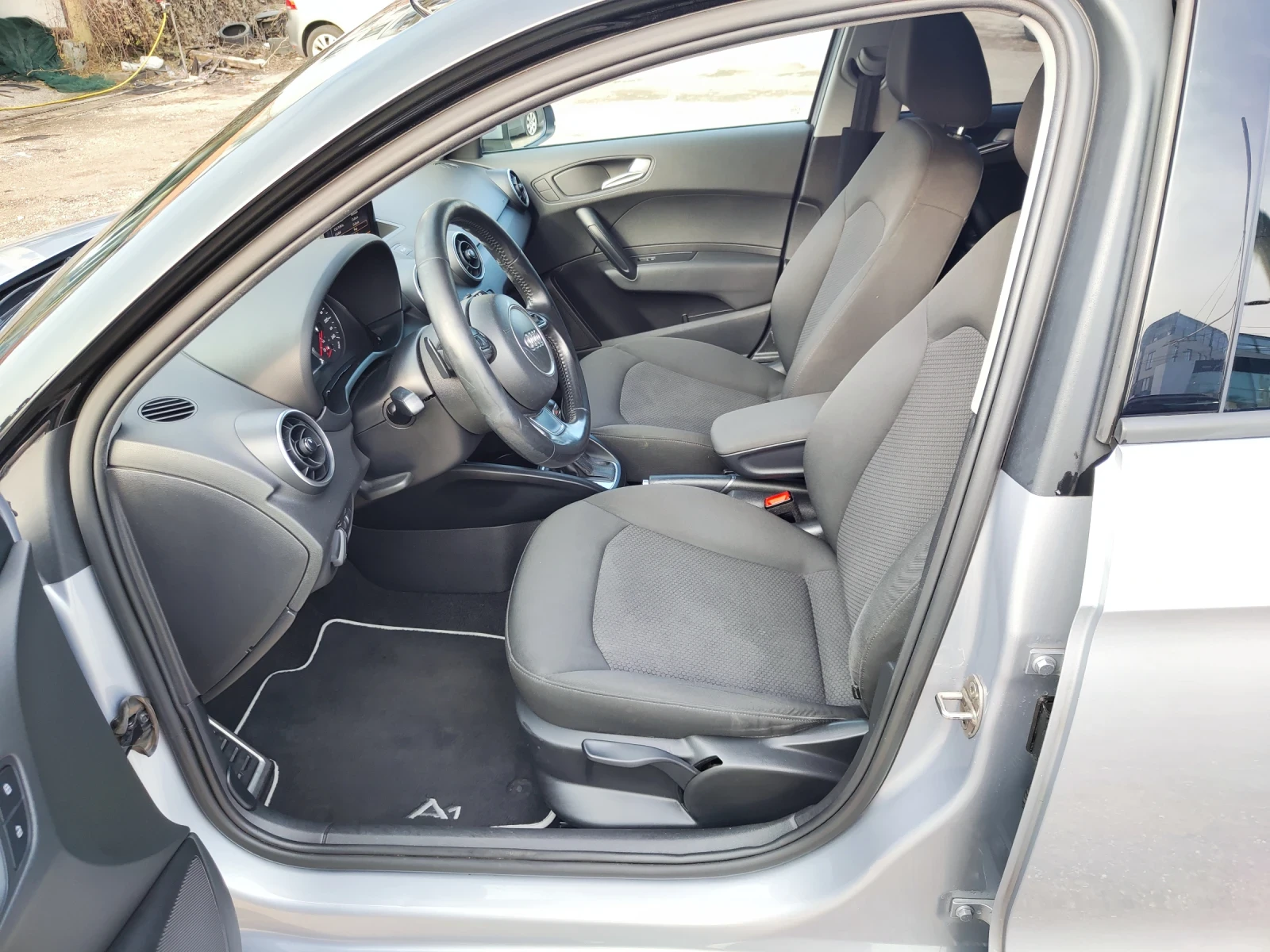 Audi A1, снимка 11 - Автомобили и джипове - 53736319