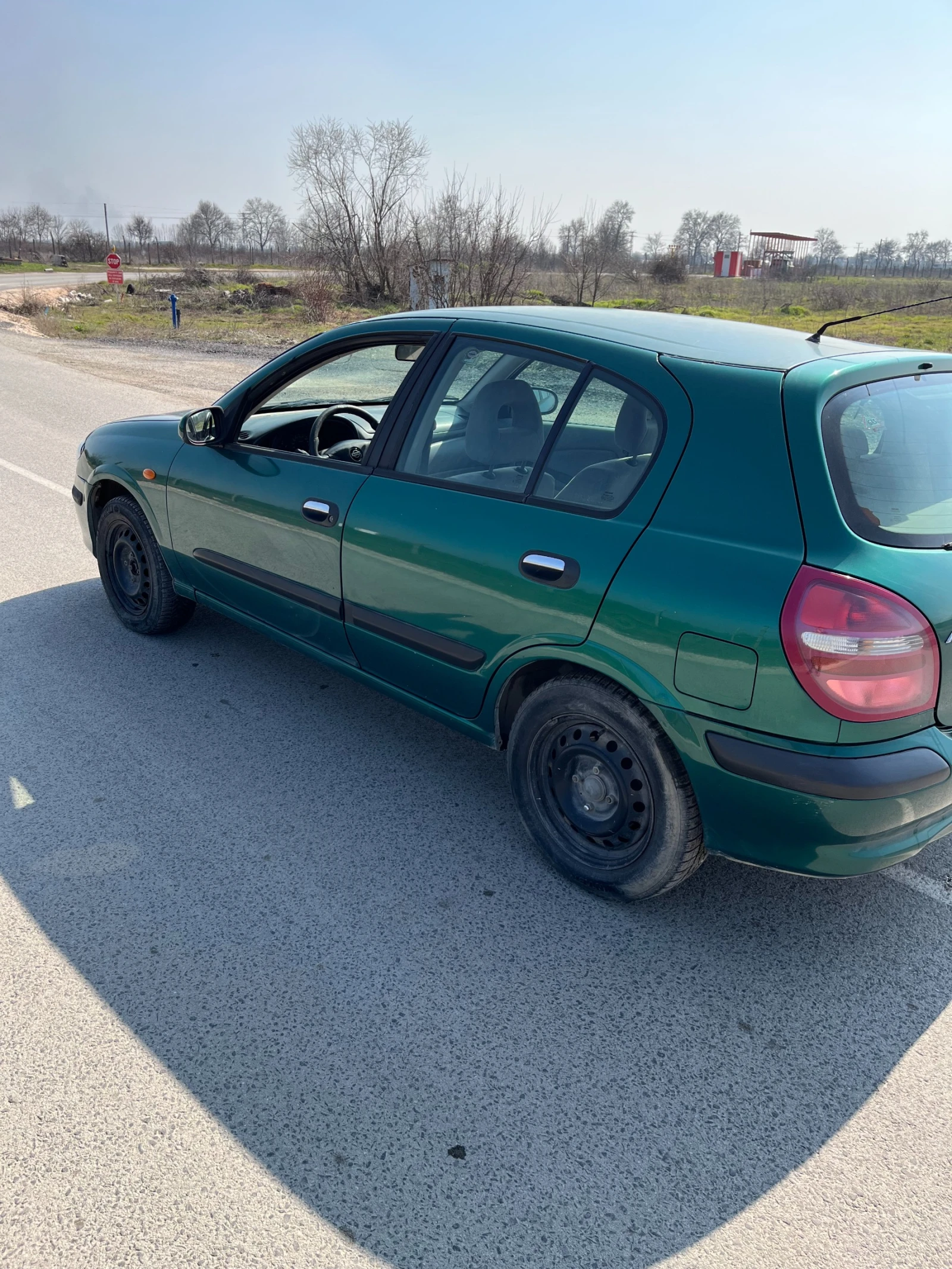 Nissan Almera 1.5 ГАЗ, снимка 5 - Автомобили и джипове - 53745763