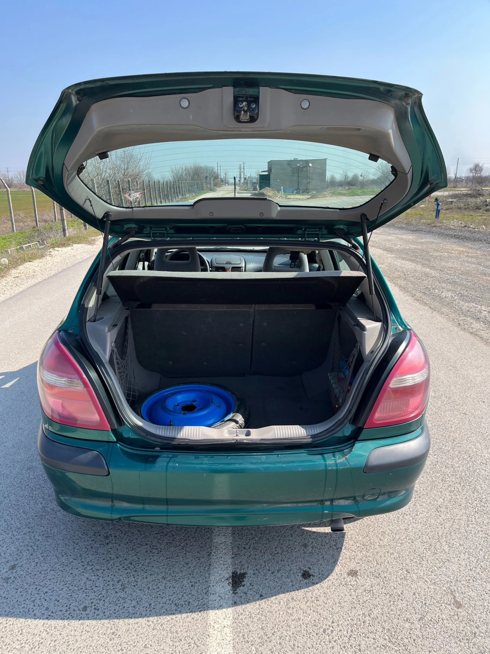 Nissan Almera 1.5 ГАЗ, снимка 7 - Автомобили и джипове - 53745763