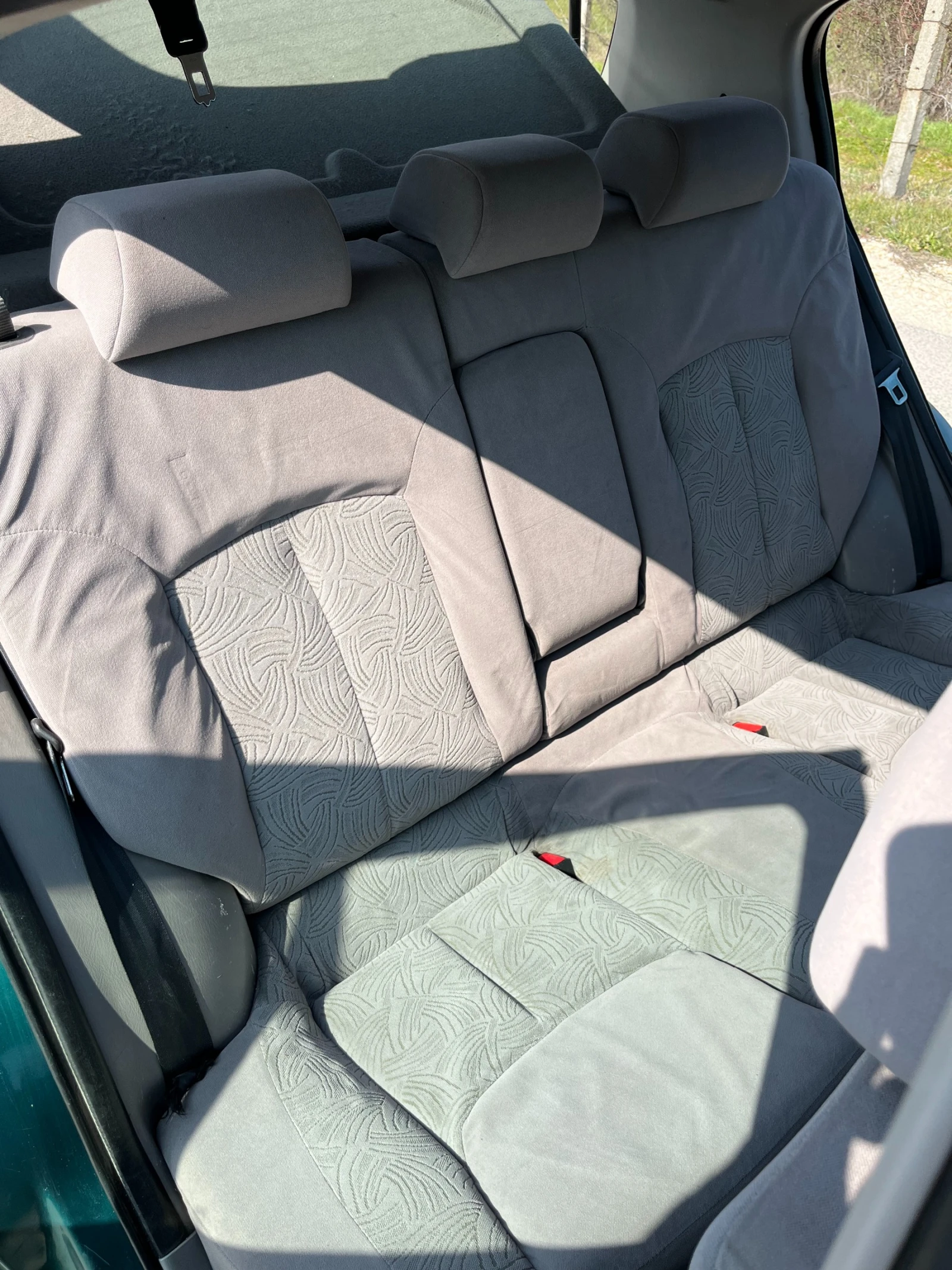 Nissan Almera 1.5 ГАЗ, снимка 11 - Автомобили и джипове - 53745763