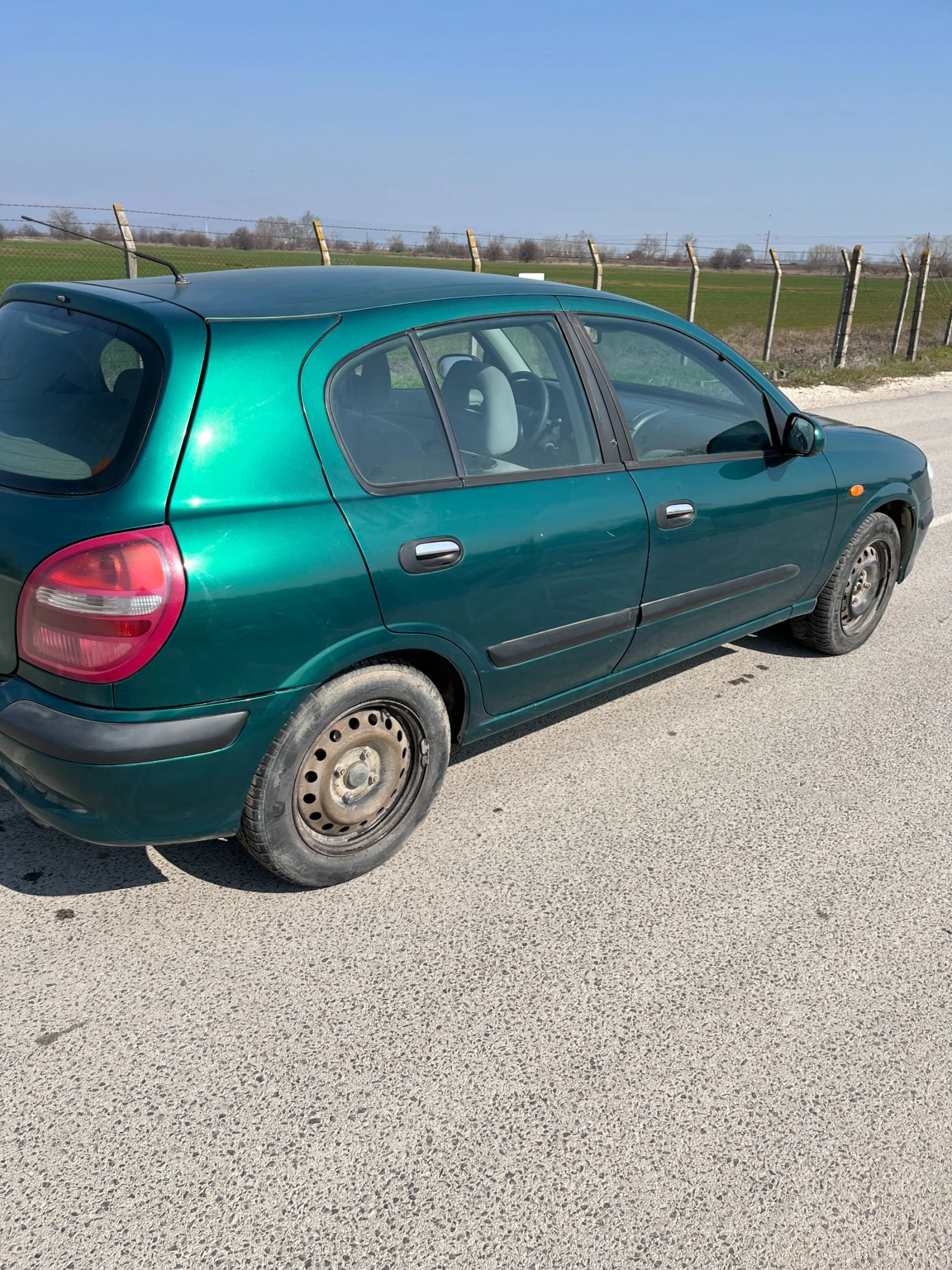 Nissan Almera 1.5 ГАЗ, снимка 6 - Автомобили и джипове - 53745763
