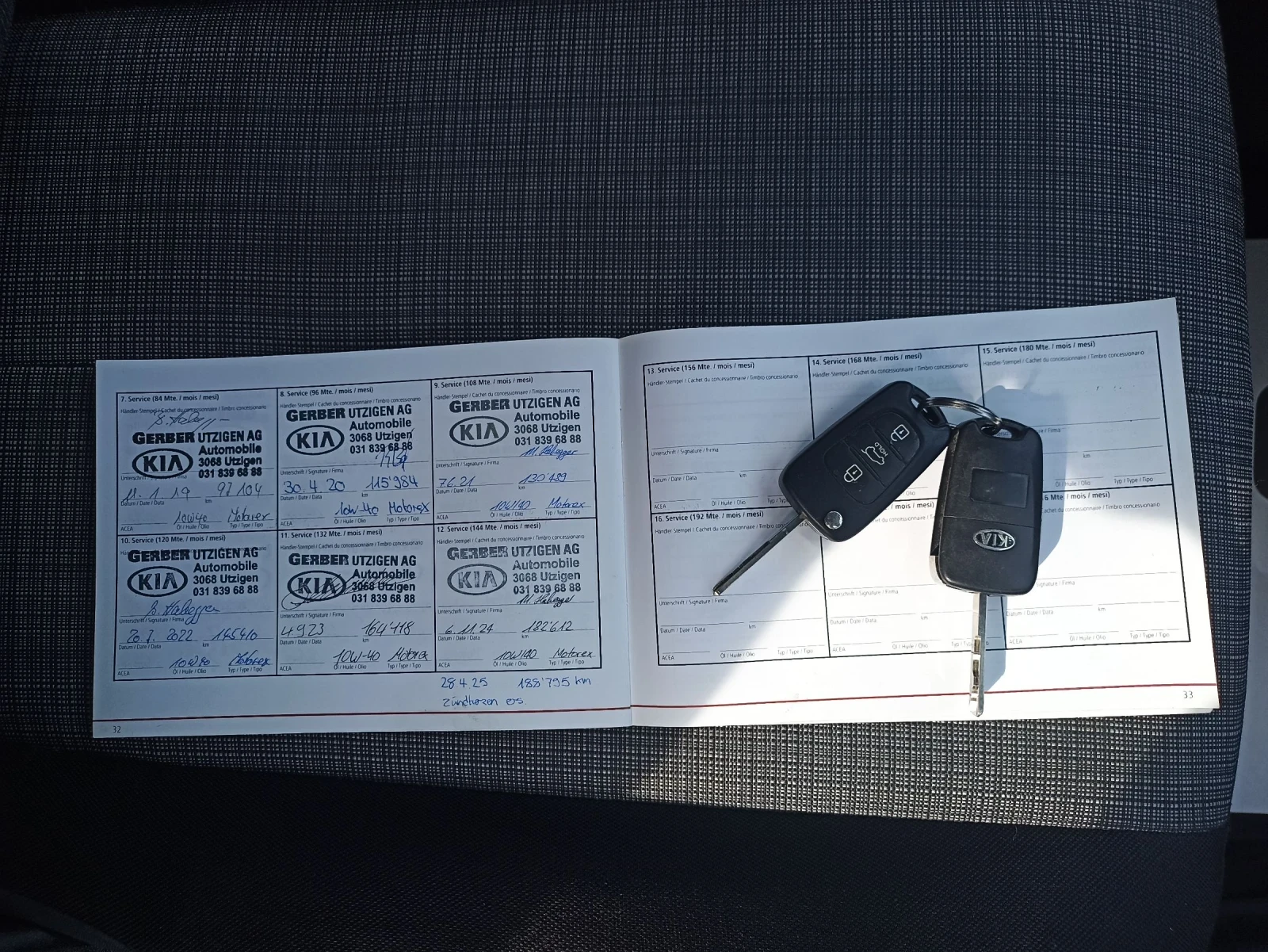 Kia Venga 1.6i Automatic , снимка 14 - Автомобили и джипове - 53827229