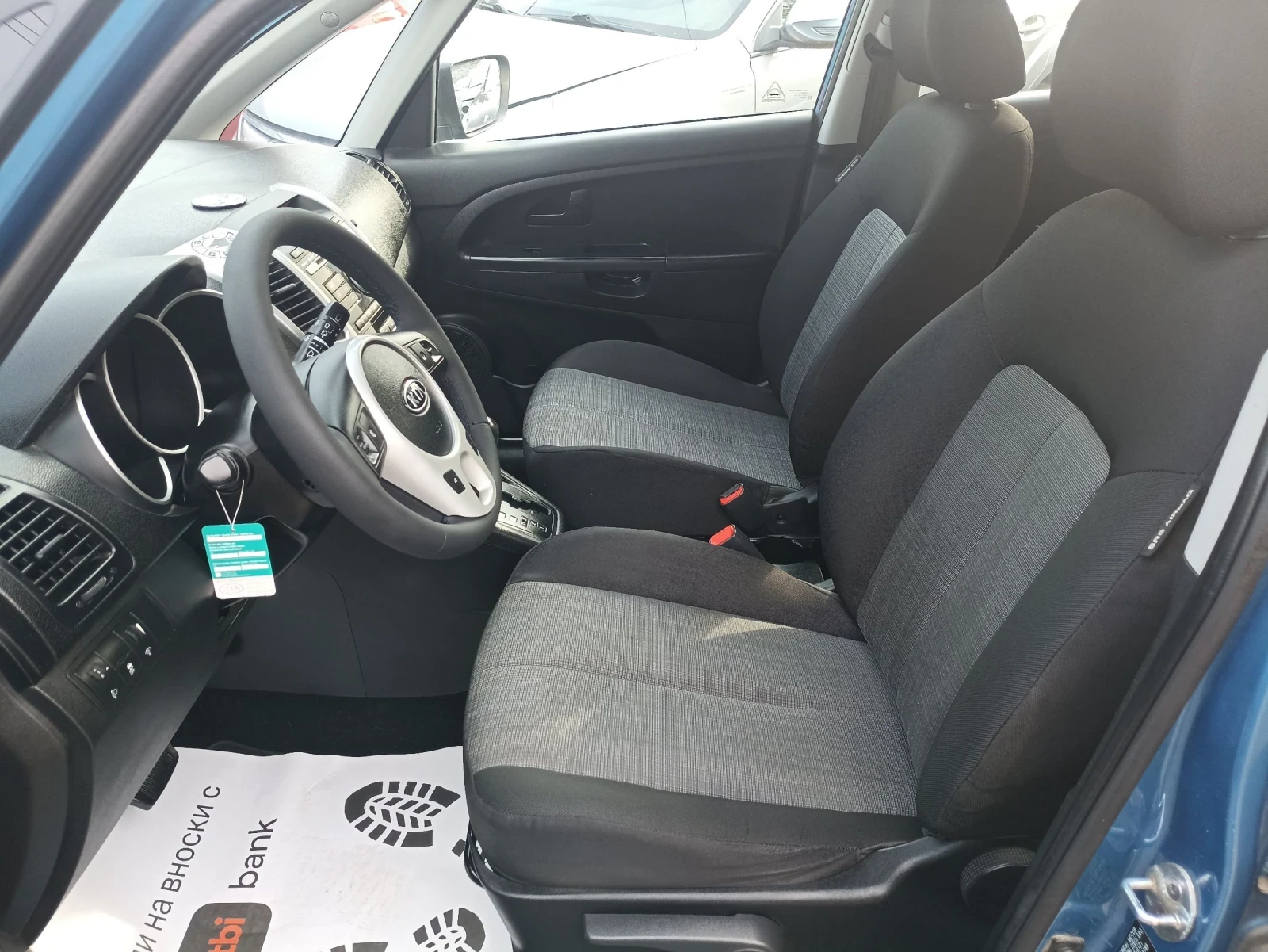 Kia Venga 1.6i Automatic , снимка 10 - Автомобили и джипове - 53827229