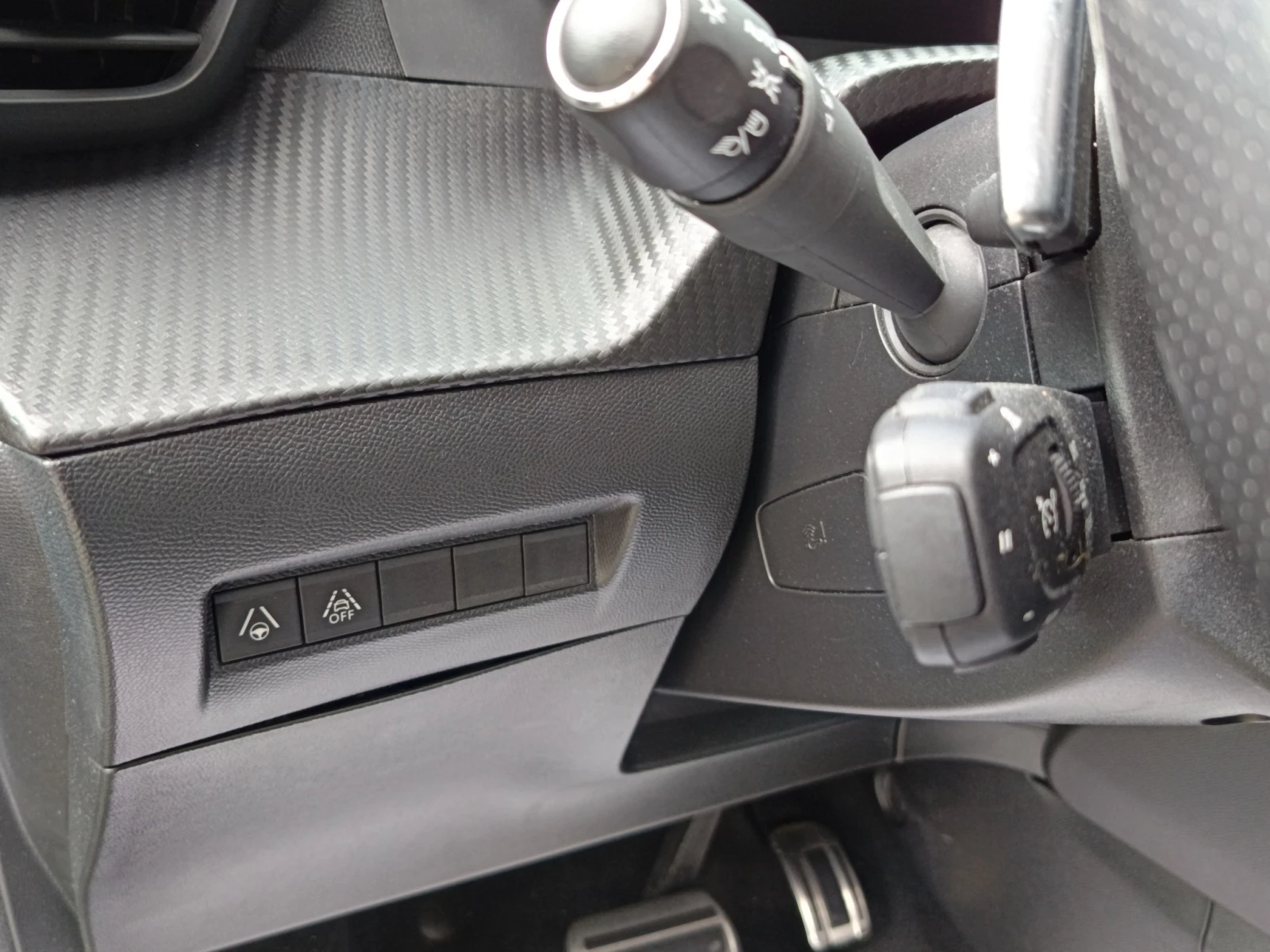 Peugeot 208 GT, снимка 9 - Автомобили и джипове - 54103738