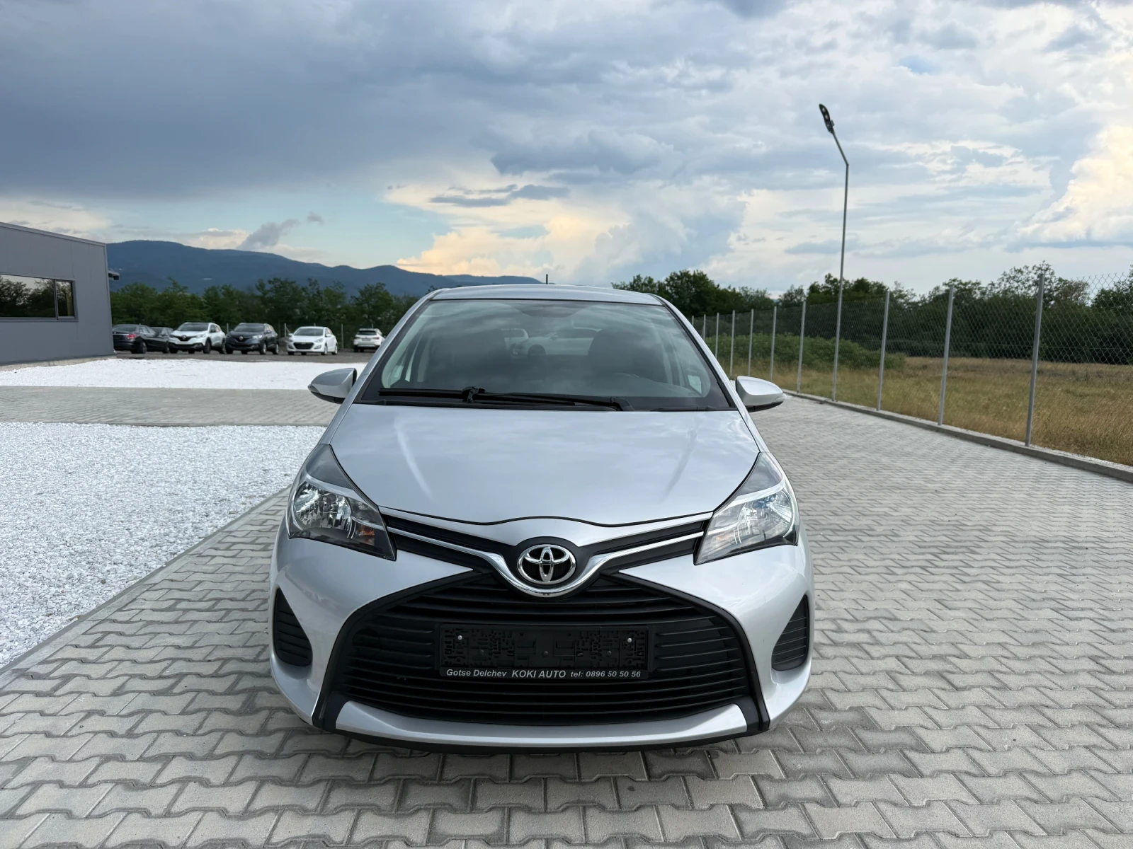 Toyota Yaris 1.3 VVTI NAVI CAMERA, снимка 2 - Автомобили и джипове - 54875646