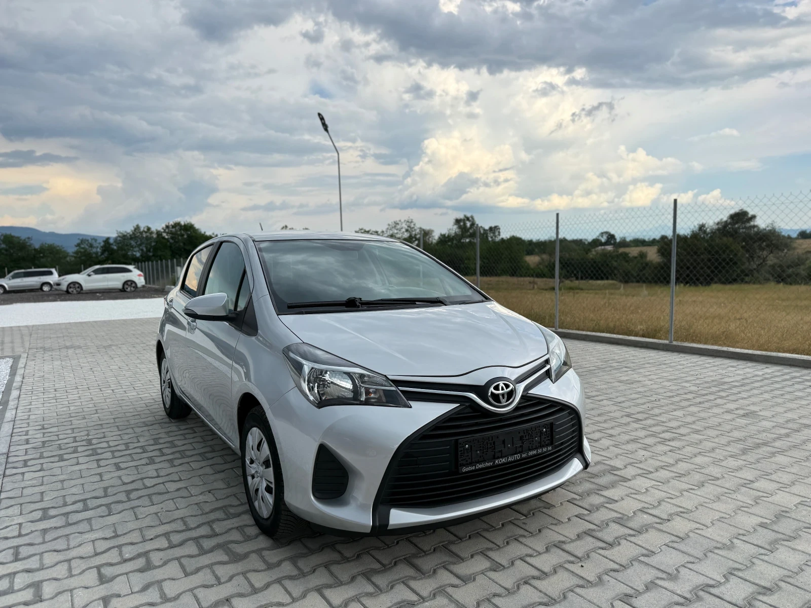 Toyota Yaris 1.3 VVTI NAVI CAMERA, снимка 8 - Автомобили и джипове - 54875646