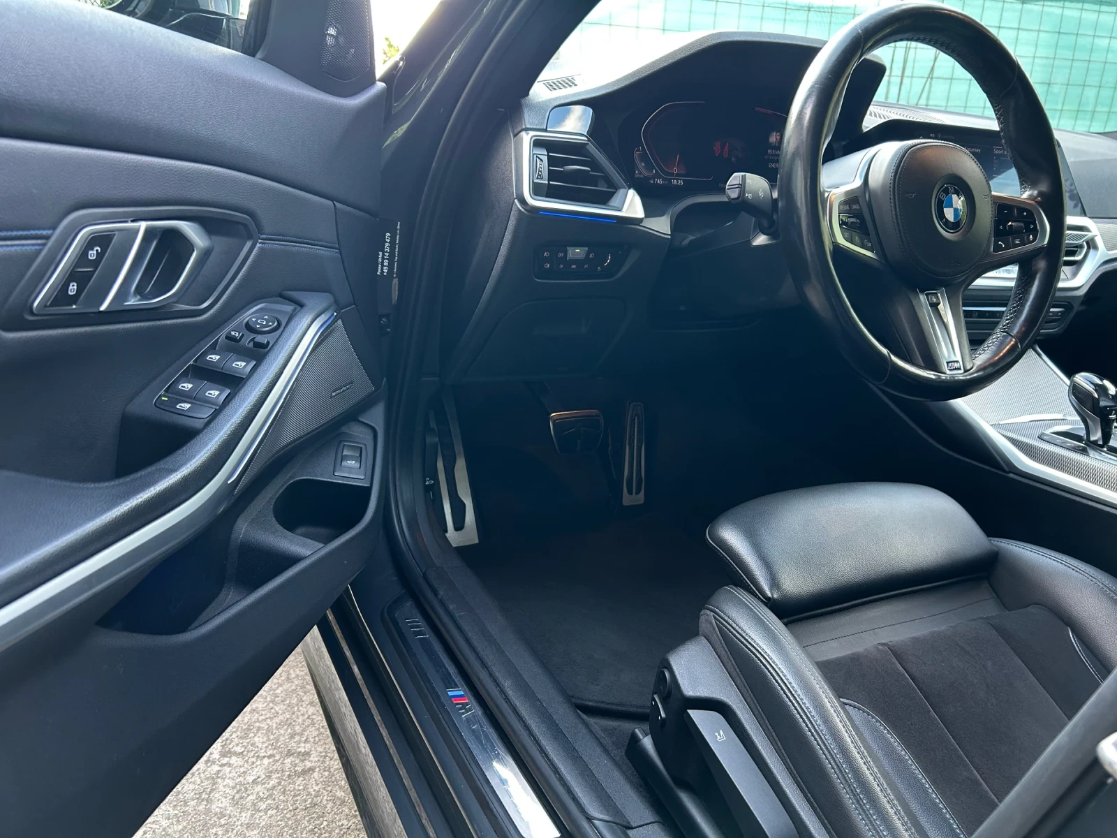 BMW 320 Xdrive Touring M-pack, снимка 14 - Автомобили и джипове - 55015792