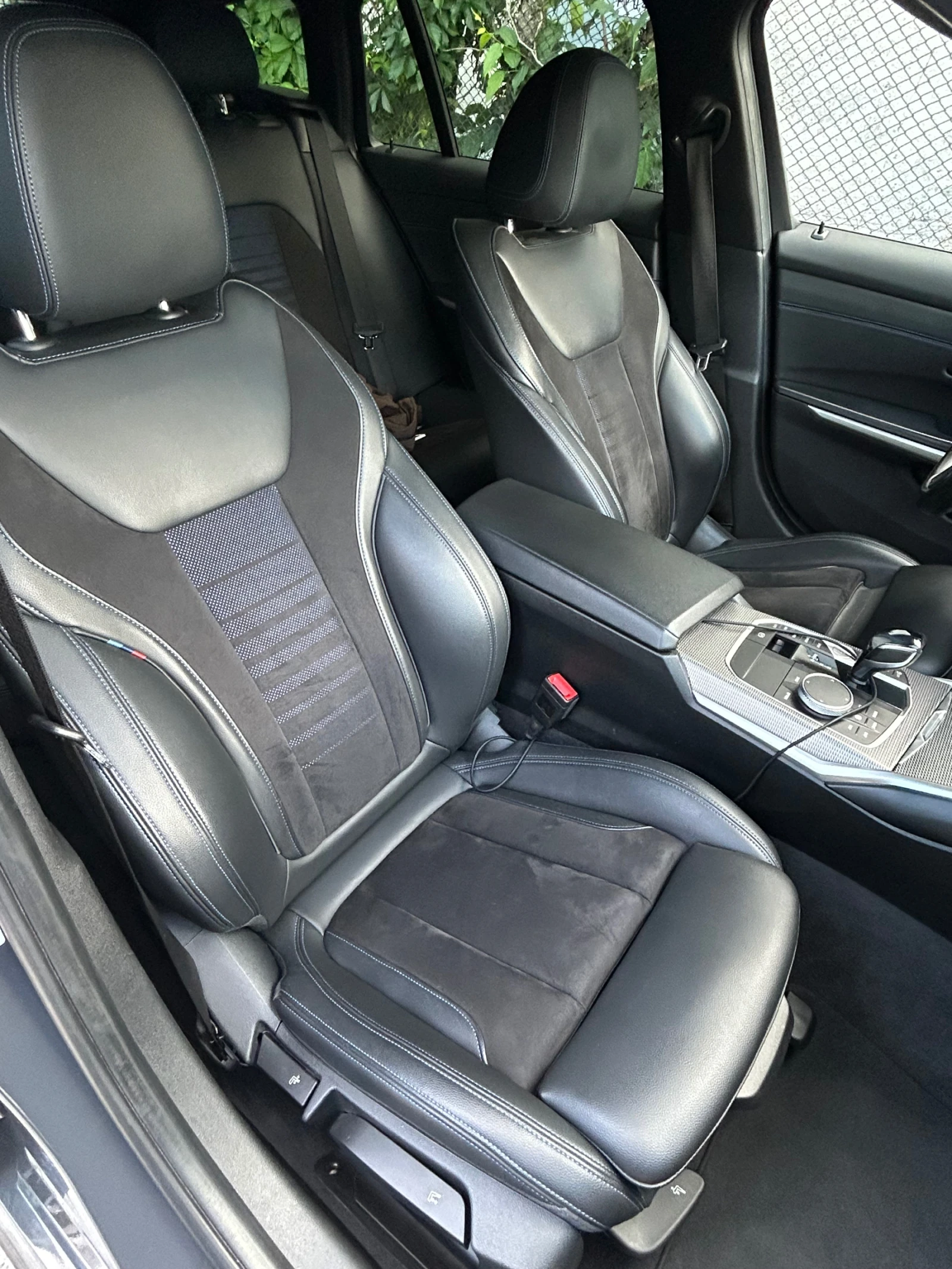 BMW 320 Xdrive Touring M-pack, снимка 12 - Автомобили и джипове - 55015792
