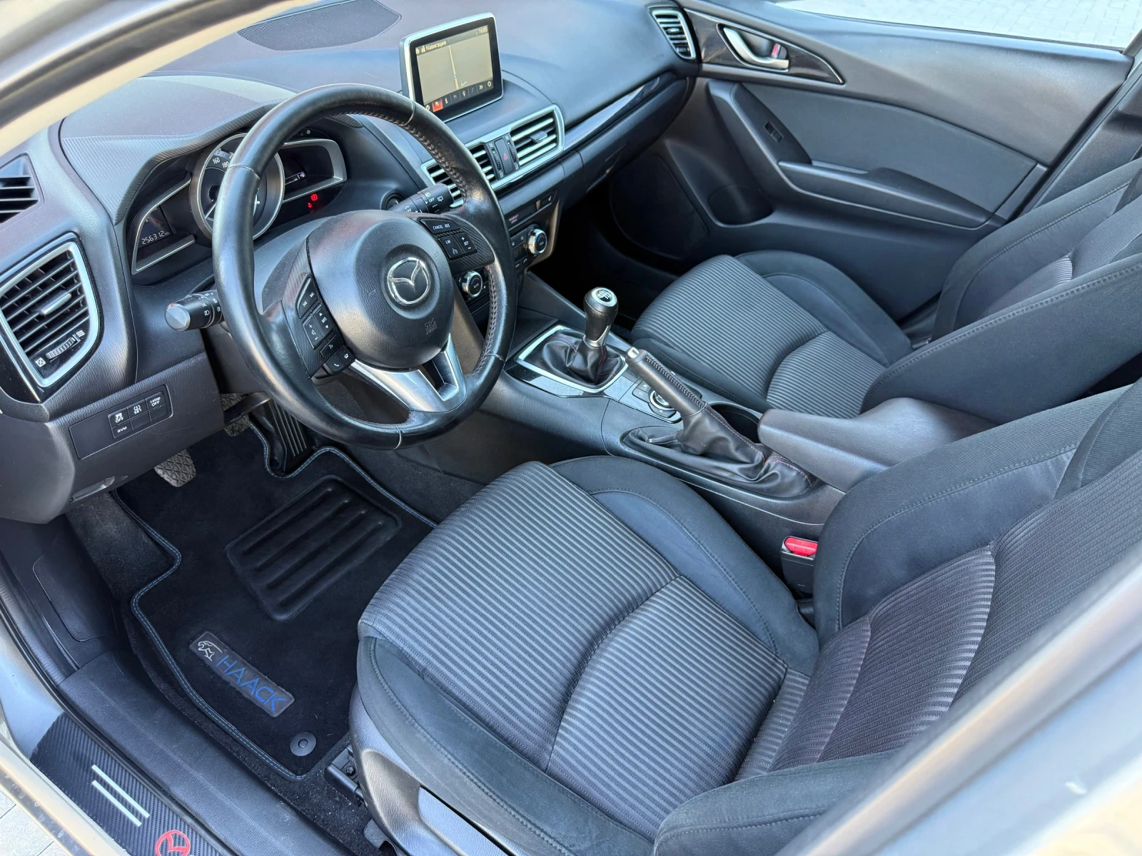 Mazda 3 2.0i 165к.с SKYACTIV / SPORT / NAVI / KEYLESS, снимка 9 - Автомобили и джипове - 55963536