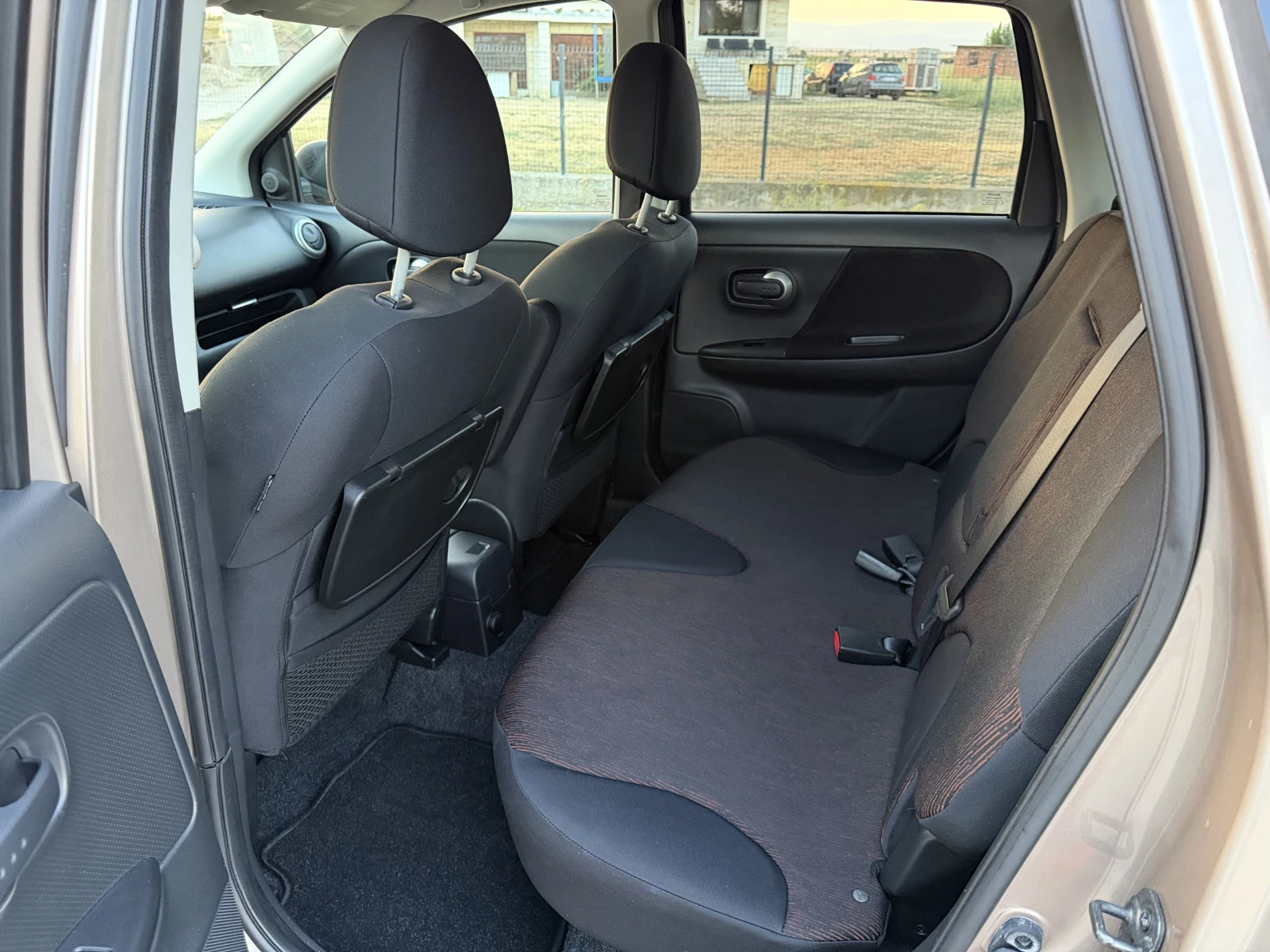 Nissan Note 1.6 Бензин, Facelift, снимка 10 - Автомобили и джипове - 56025118
