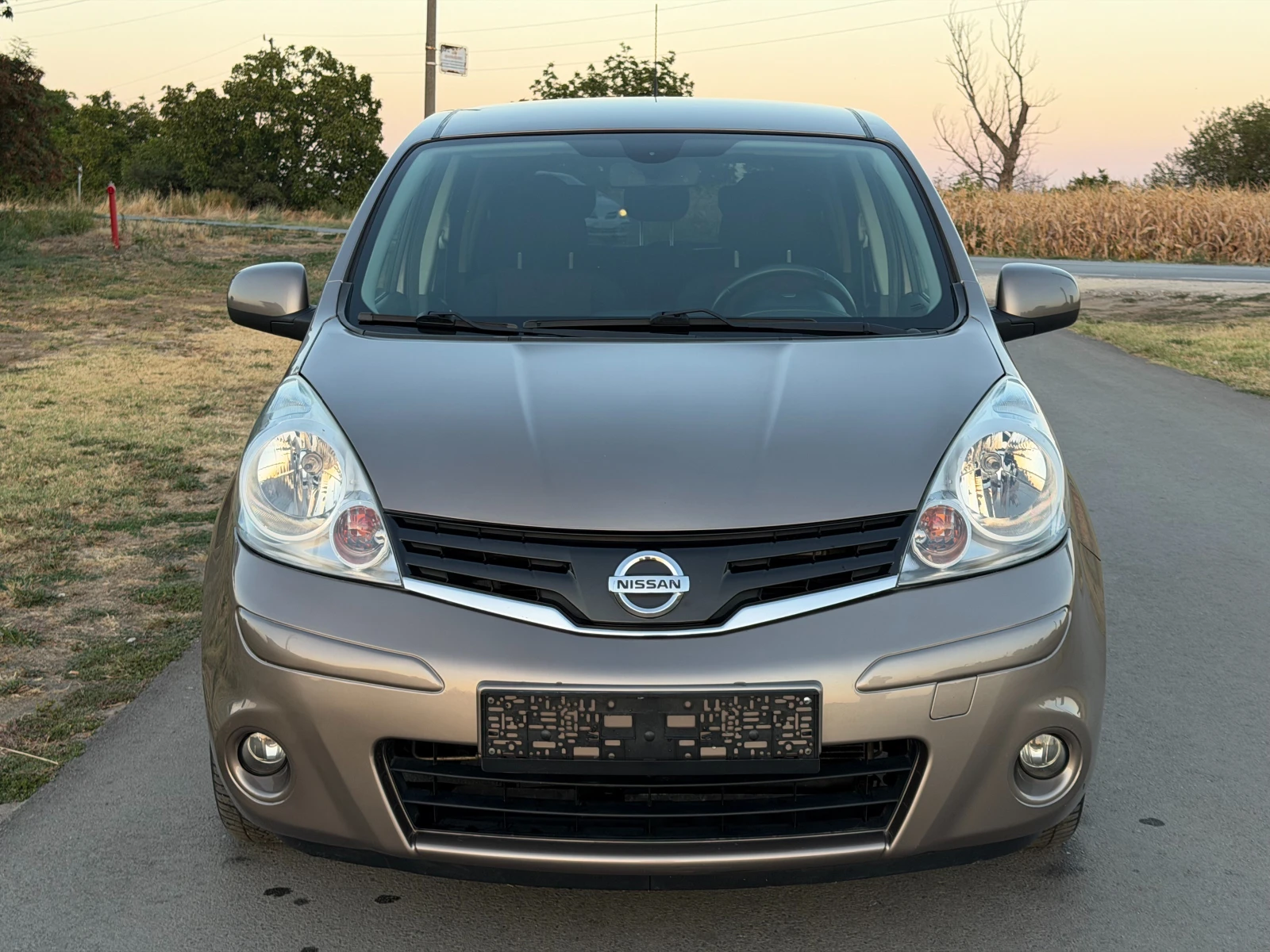 Nissan Note 1.6 Бензин, Facelift, снимка 2 - Автомобили и джипове - 56025118