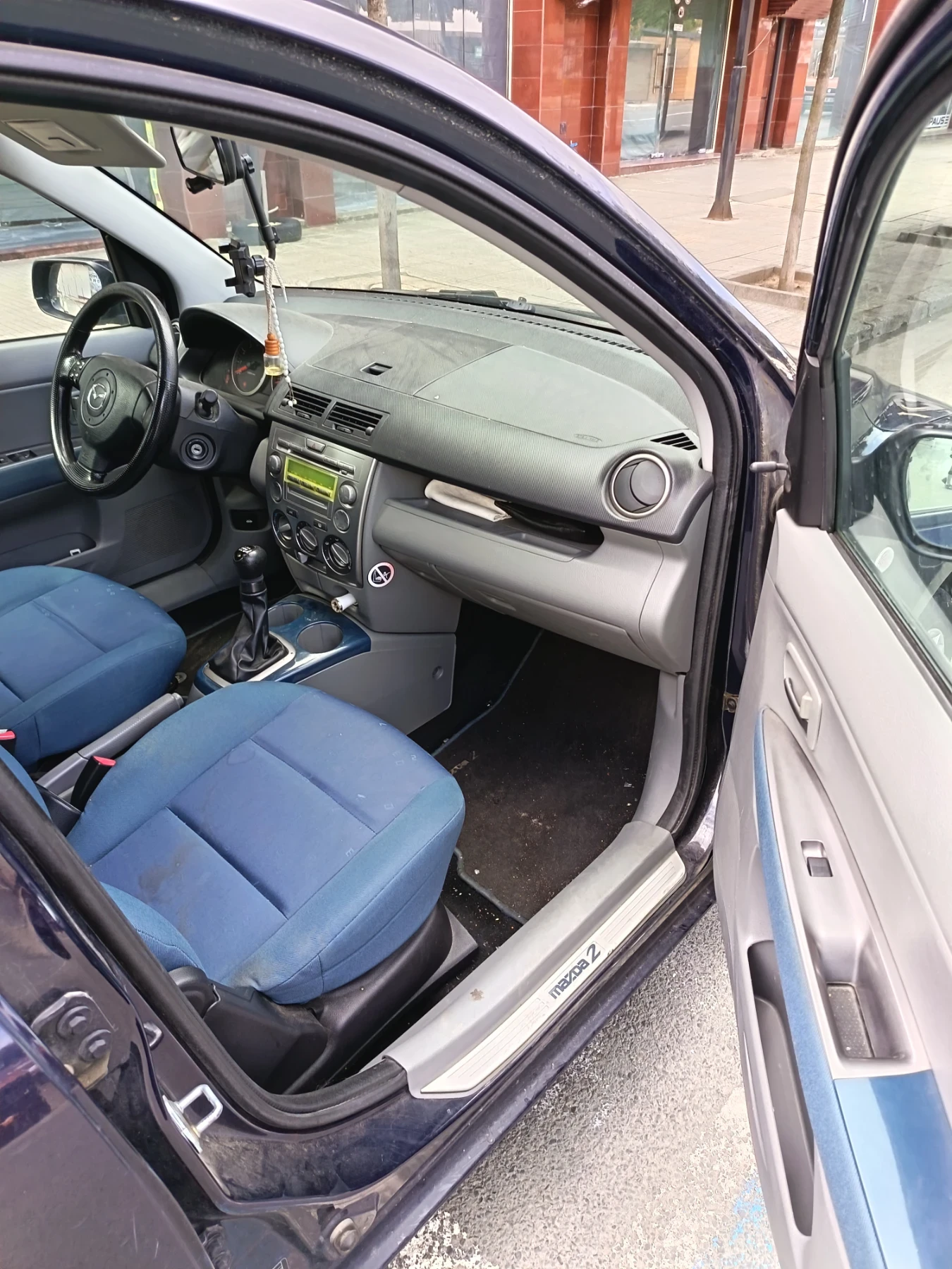 Mazda 2 1.3  бензин/газ, снимка 12 - Автомобили и джипове - 56242470