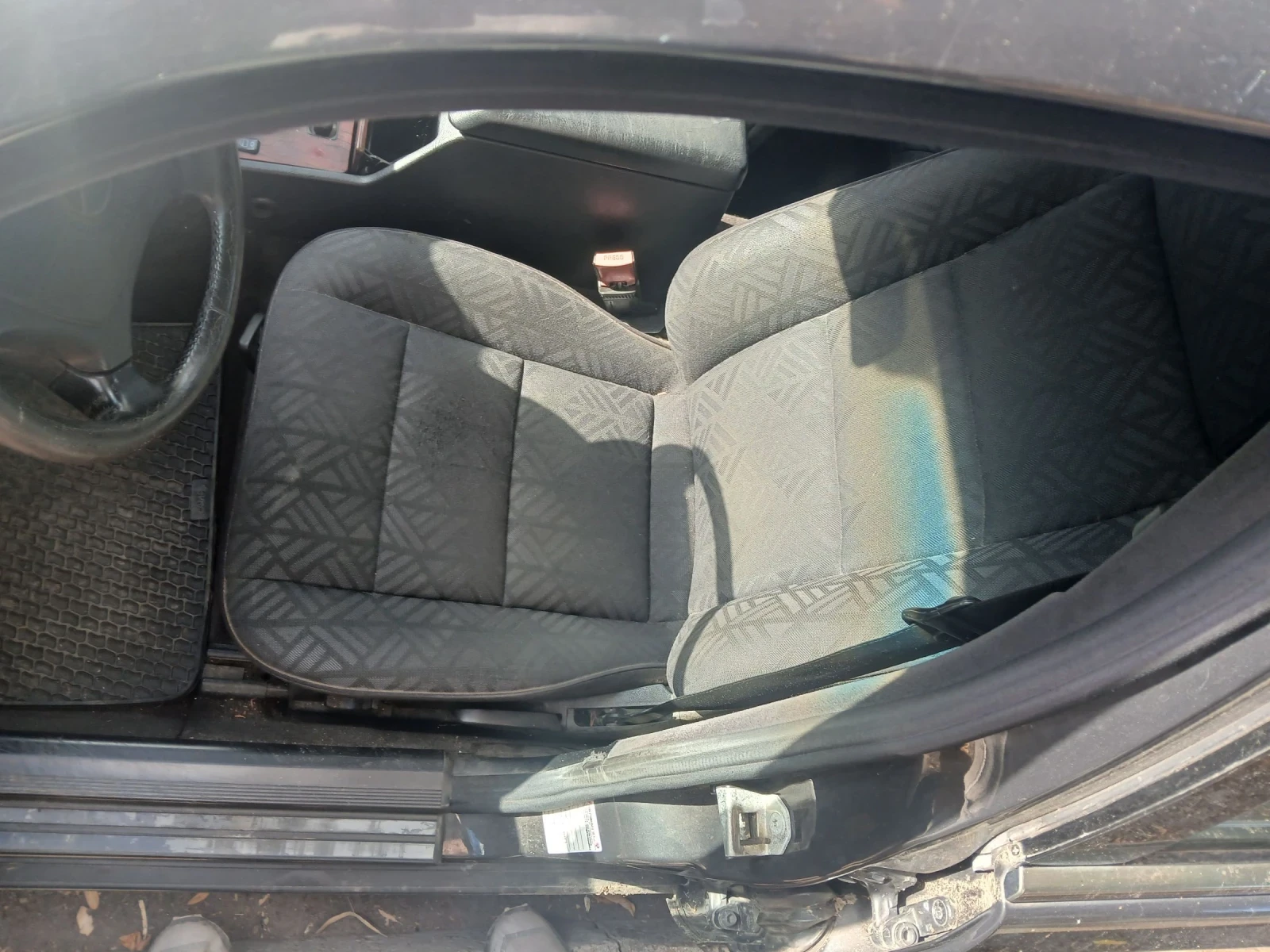 Mercedes-Benz C 200, снимка 3 - Автомобили и джипове - 56251045