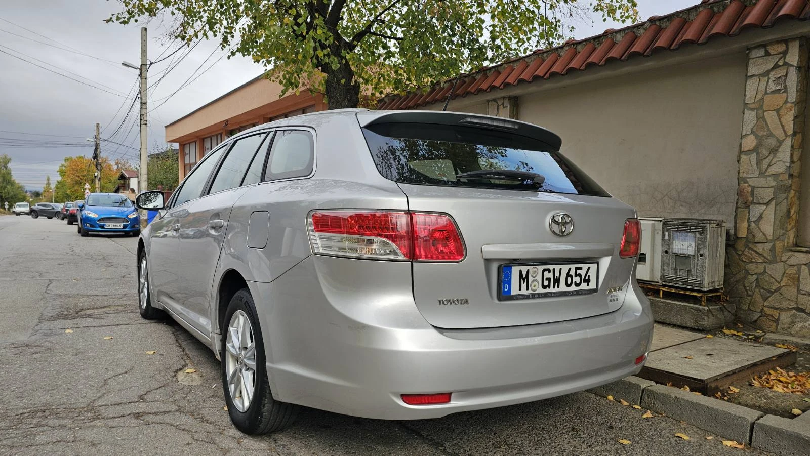 Toyota Avensis 1.8, снимка 3 - Автомобили и джипове - 56751035