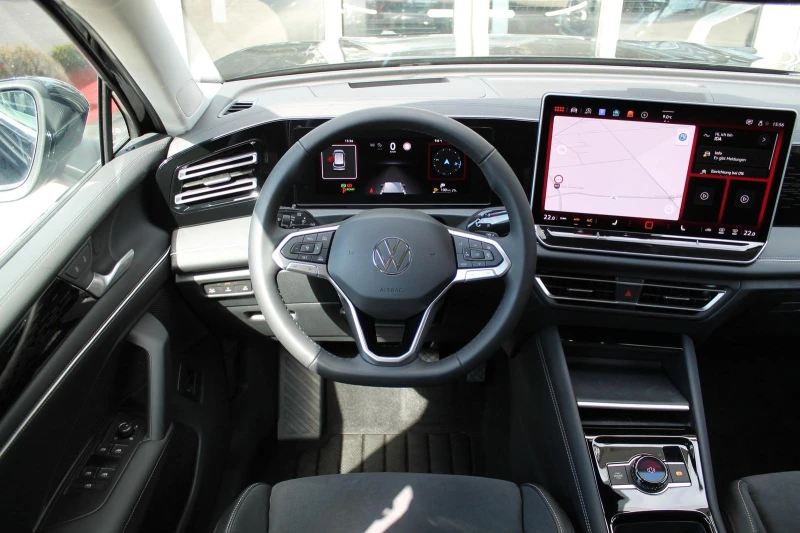 VW Tiguan * FACELIFT* PLUG-IN* 4MOTION* NAVI* 360CAM* MATRIX, снимка 10 - Автомобили и джипове - 47520052