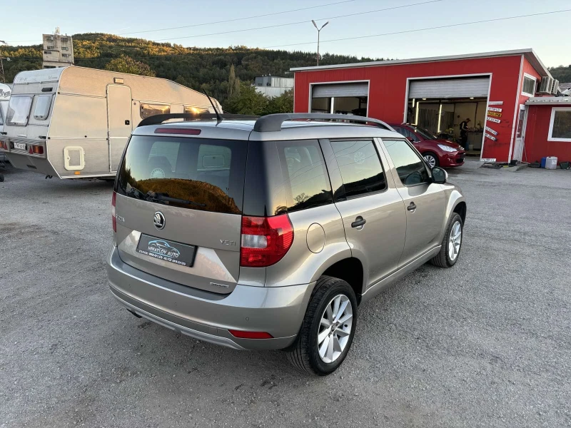 Skoda Yeti 1.6 TDI КАТО НОВА, снимка 3 - Автомобили и джипове - 47765697