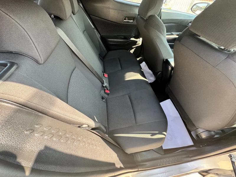Toyota C-HR 1.8 Hibrid full service history , снимка 12 - Автомобили и джипове - 50714317