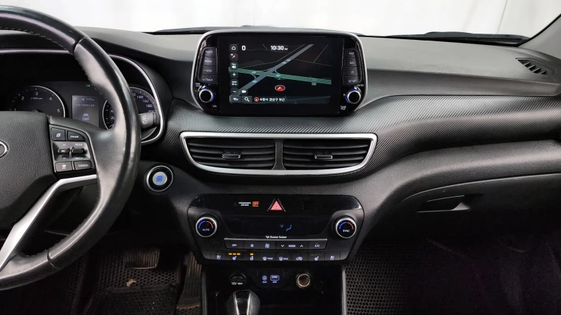 Hyundai Tucson 2.0CRDI/4x4/FACE/Пълна сервизна !!!, снимка 10 - Автомобили и джипове - 53431509