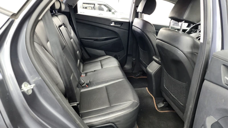 Hyundai Tucson 2.0CRDI/4x4/FACE/Пълна сервизна !!!, снимка 8 - Автомобили и джипове - 53431509