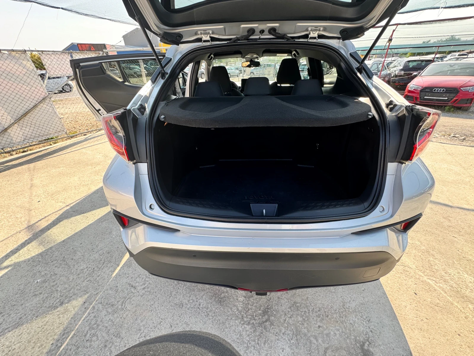 Toyota C-HR 1.8 Hibrid full service history  | Mobile.bg   15