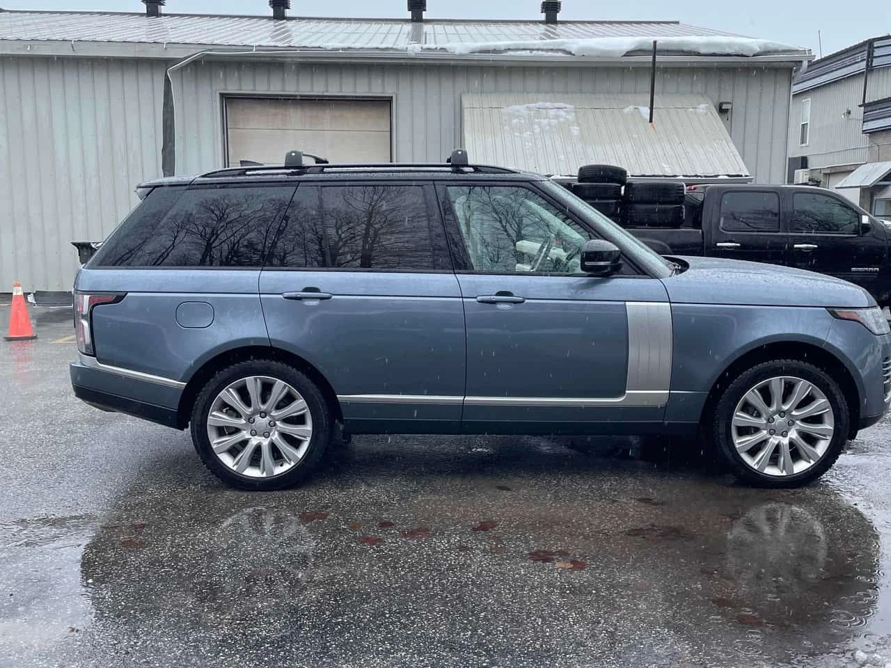 Land Rover Range rover * V8 Supercharged SWB * 2 КЛЮЧА* ПОДГРЕВ* KEYLESS*, снимка 3 - Автомобили и джипове - 53803543