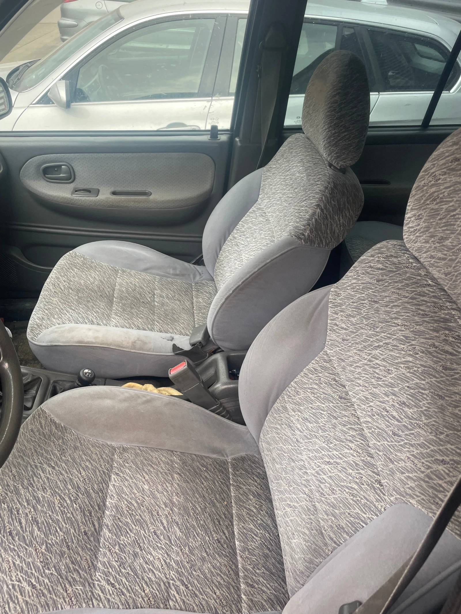 Kia Sportage 2.0 4x4, снимка 6 - Автомобили и джипове - 53889756