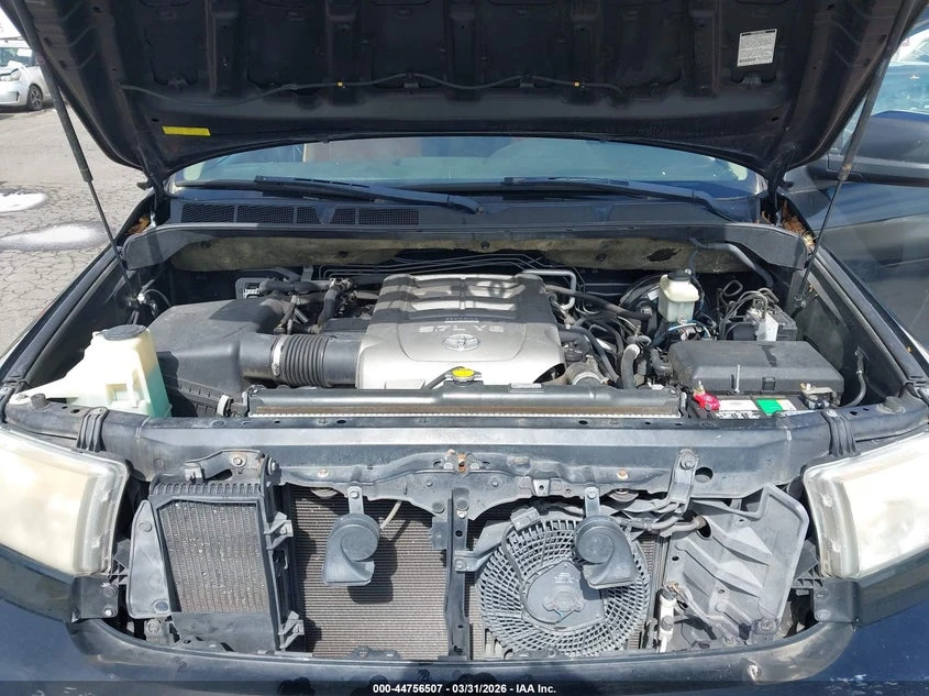 Toyota Sequoia Sr5 5.7L V8, снимка 10 - Автомобили и джипове - 54248852