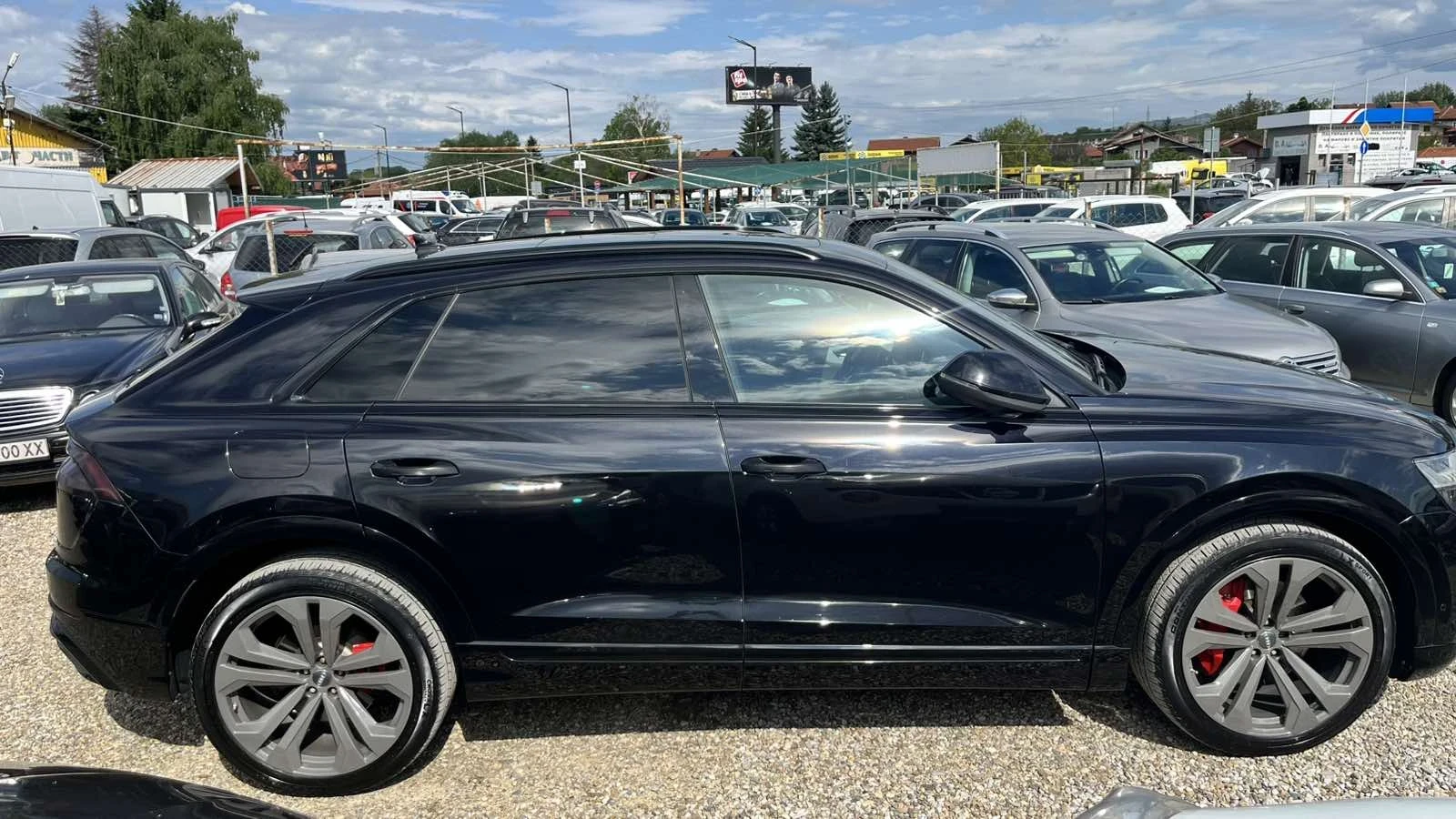 Audi Q8 50TDi S-LINE Подгрев/B&O/3DКамера/Вакум/, снимка 4 - Автомобили и джипове - 54724150