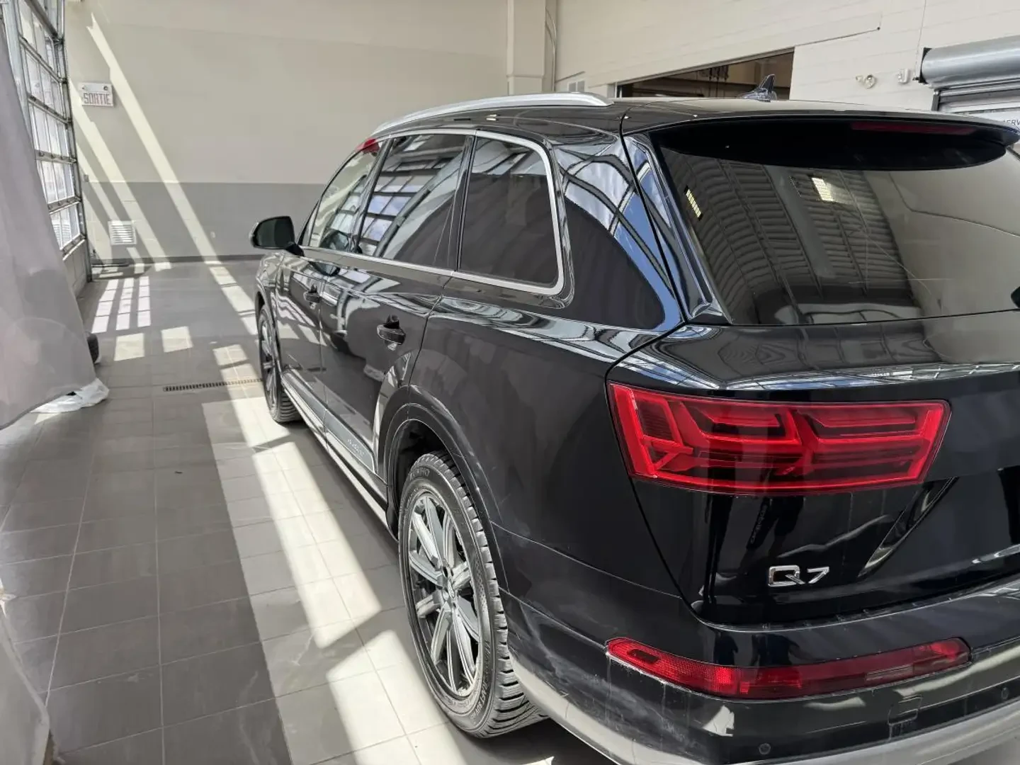 Audi Q7 3.0T* MATRIX* ДИГИТАЛНО* ТАБЛО* ОБДУХВАНЕ* КАМЕРА*, снимка 4 - Автомобили и джипове - 54830706