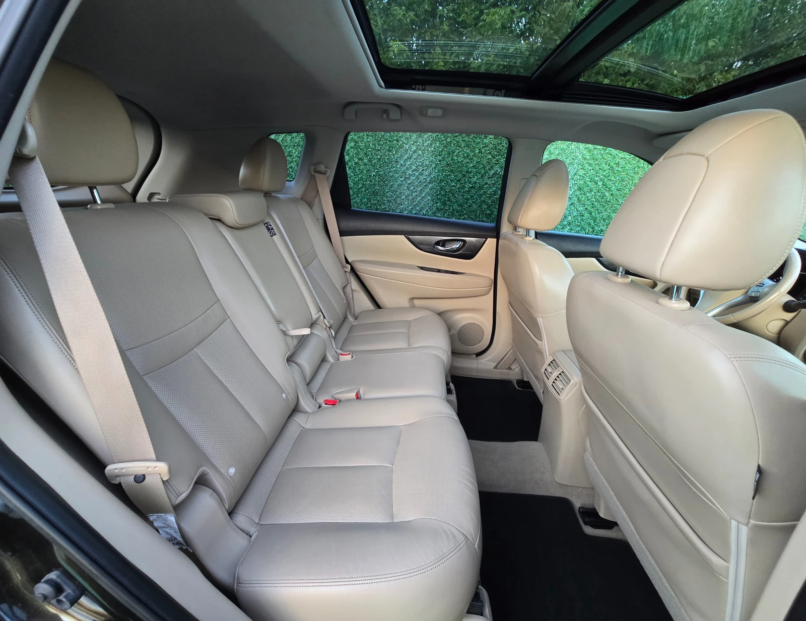Nissan X-trail 1.6dci* 131кс* 4x4* Панорама* 360-камера* Кожа, снимка 10 - Автомобили и джипове - 55093976