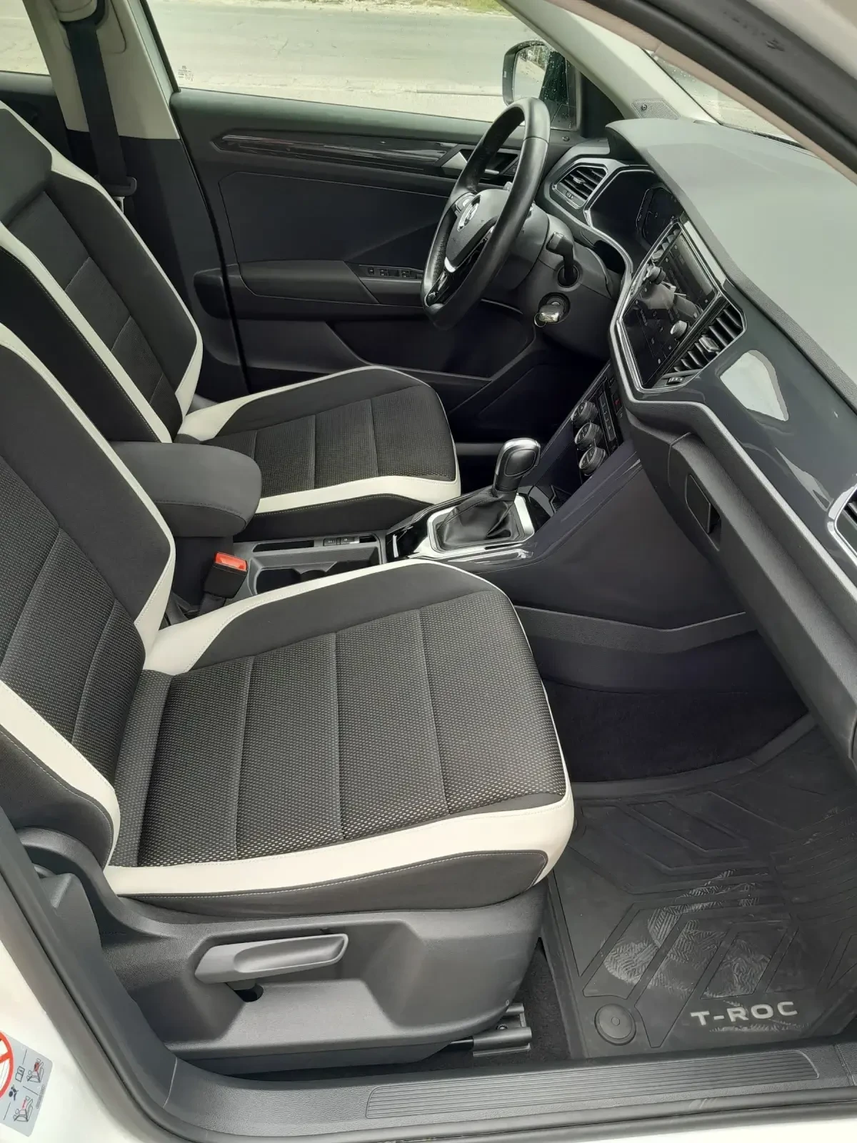 VW T-Roc 2.0, снимка 6 - Автомобили и джипове - 55655581