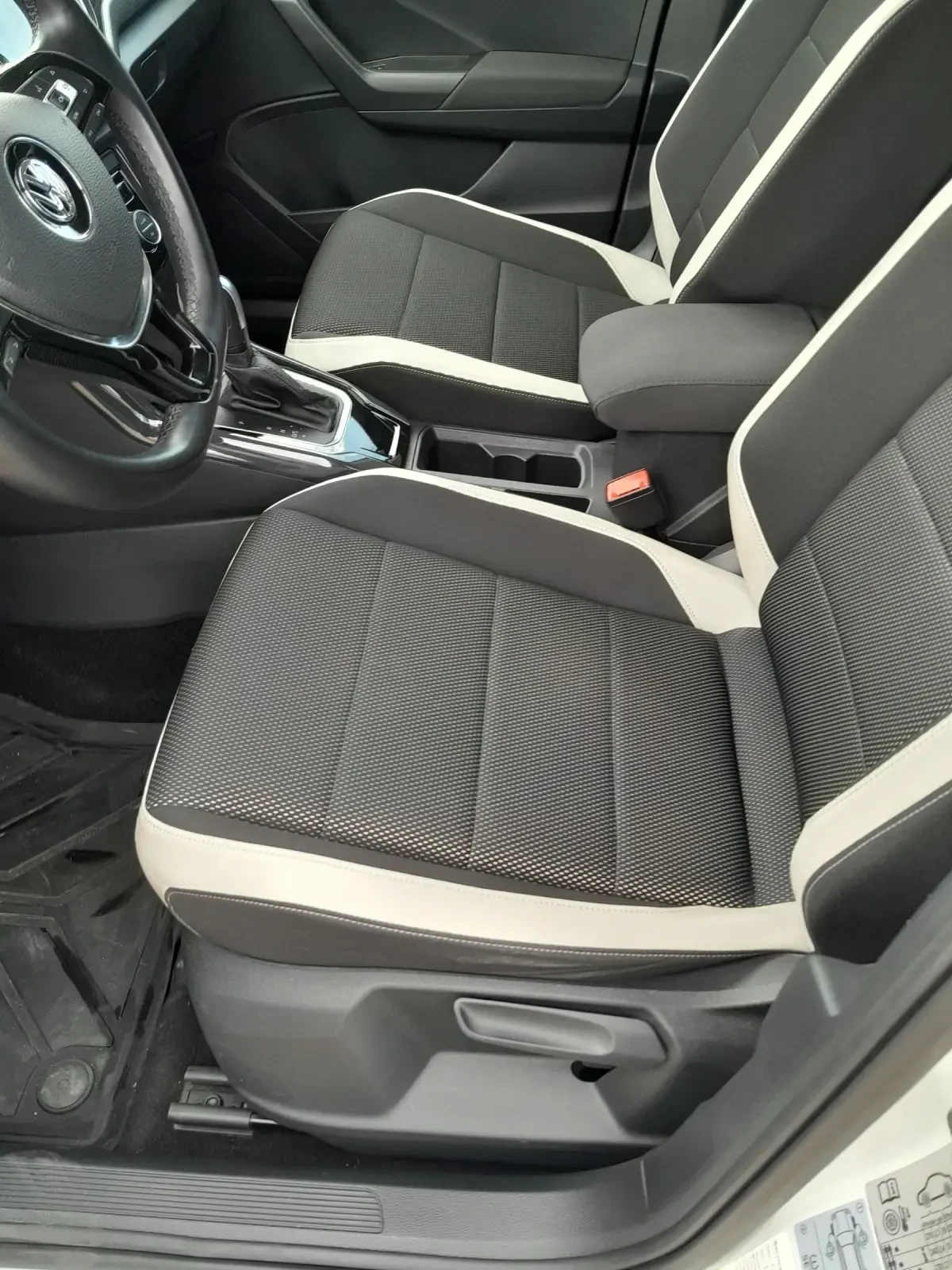 VW T-Roc 2.0, снимка 11 - Автомобили и джипове - 55655581