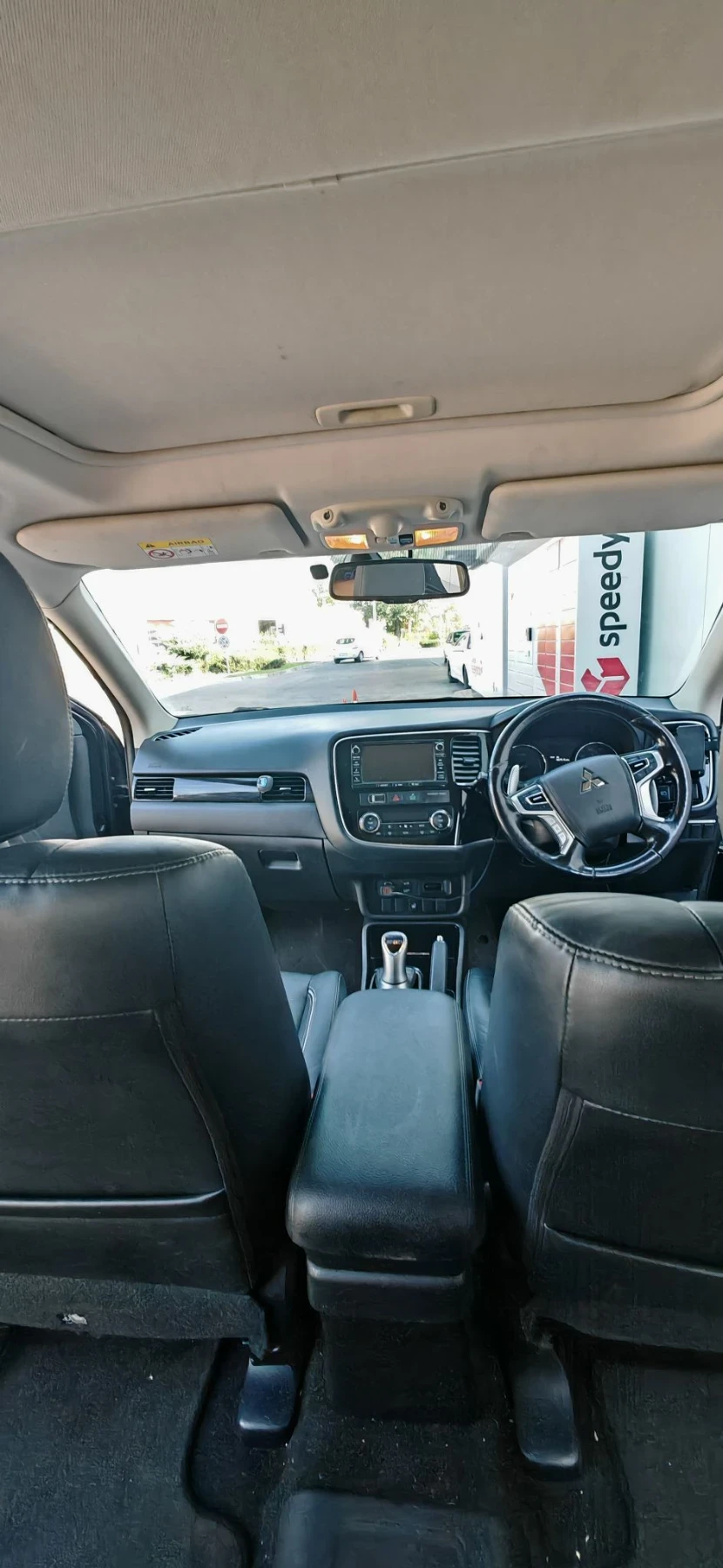 Mitsubishi Outlander 2.0 PHEV , снимка 10 - Автомобили и джипове - 55906861