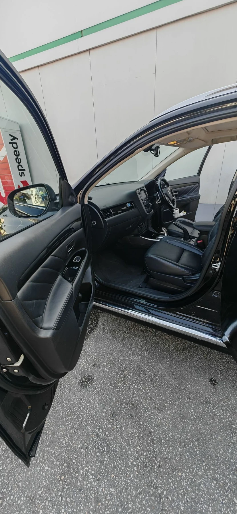 Mitsubishi Outlander 2.0 PHEV , снимка 13 - Автомобили и джипове - 55906861