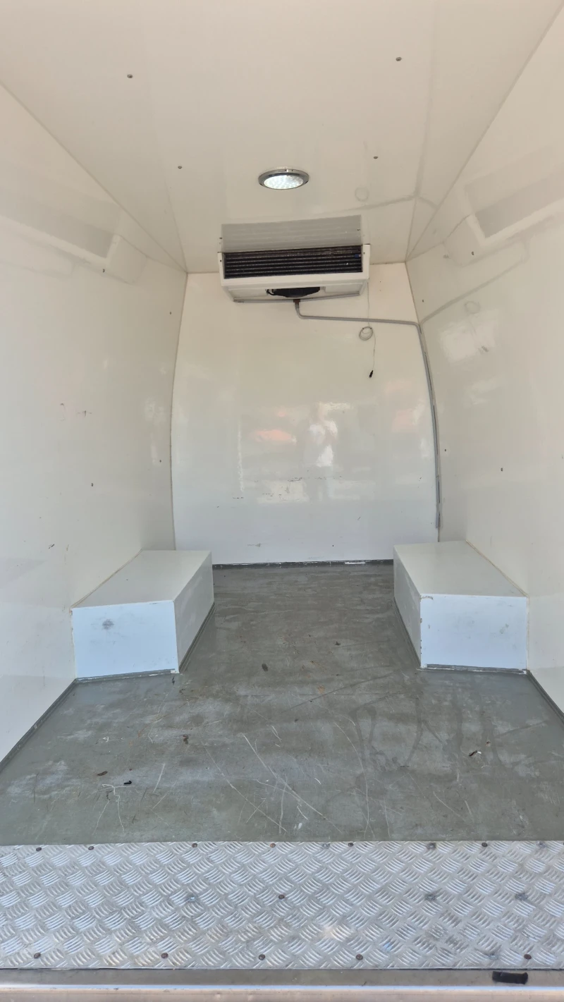 Iveco Daily 35c18* ХЛАДИЛЕН* КЛИМАТРОНИК* HI-MATIC* , снимка 6 - Бусове и автобуси - 50886353