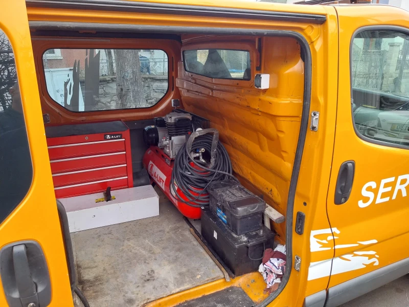 Renault Trafic, снимка 8 - Бусове и автобуси - 53506651