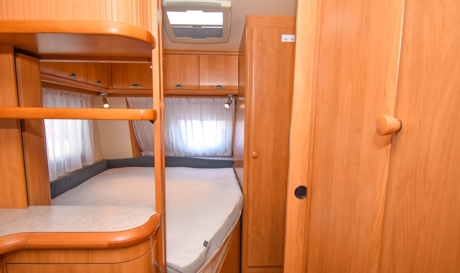 Каравана Hobby EXCELLENT EASY 540 !!!УНИКАТ!!!, снимка 12 - Каравани и кемпери - 53740618