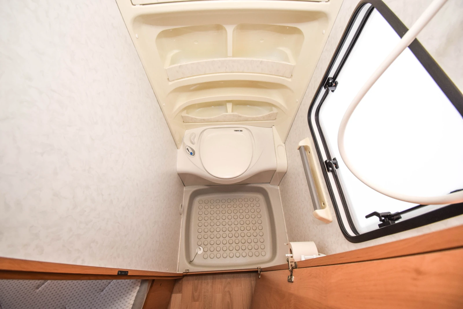 Каравана Hobby EXCELLENT EASY 540 !!!УНИКАТ!!!, снимка 15 - Каравани и кемпери - 53740618