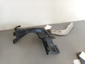 Водач,държач заден десен ланд ровър евок 2.2д 