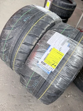 Гуми Летни 285/35R20, снимка 1