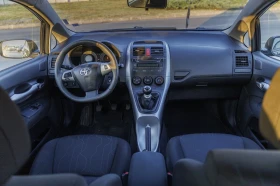 Toyota Auris 1.3 VVTI, снимка 9