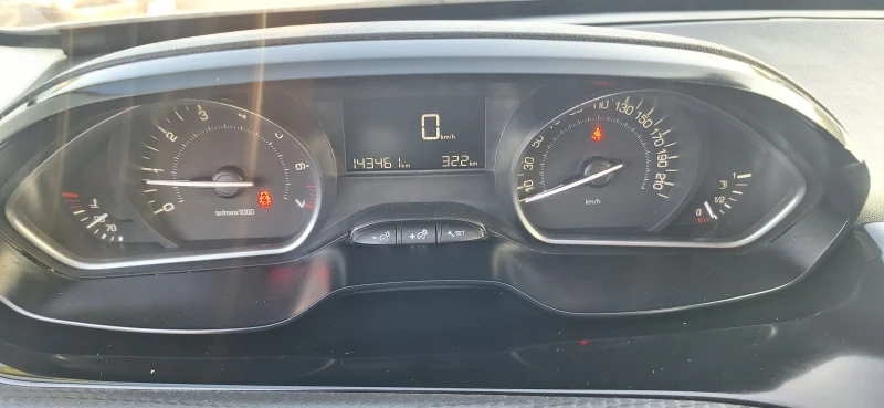 Peugeot 2008 Бензин, снимка 10 - Автомобили и джипове - 50511165