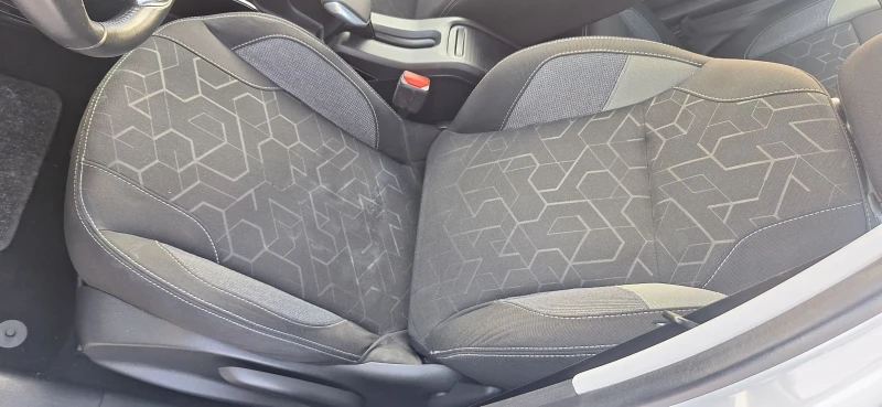 Peugeot 2008 Бензин, снимка 9 - Автомобили и джипове - 50511165