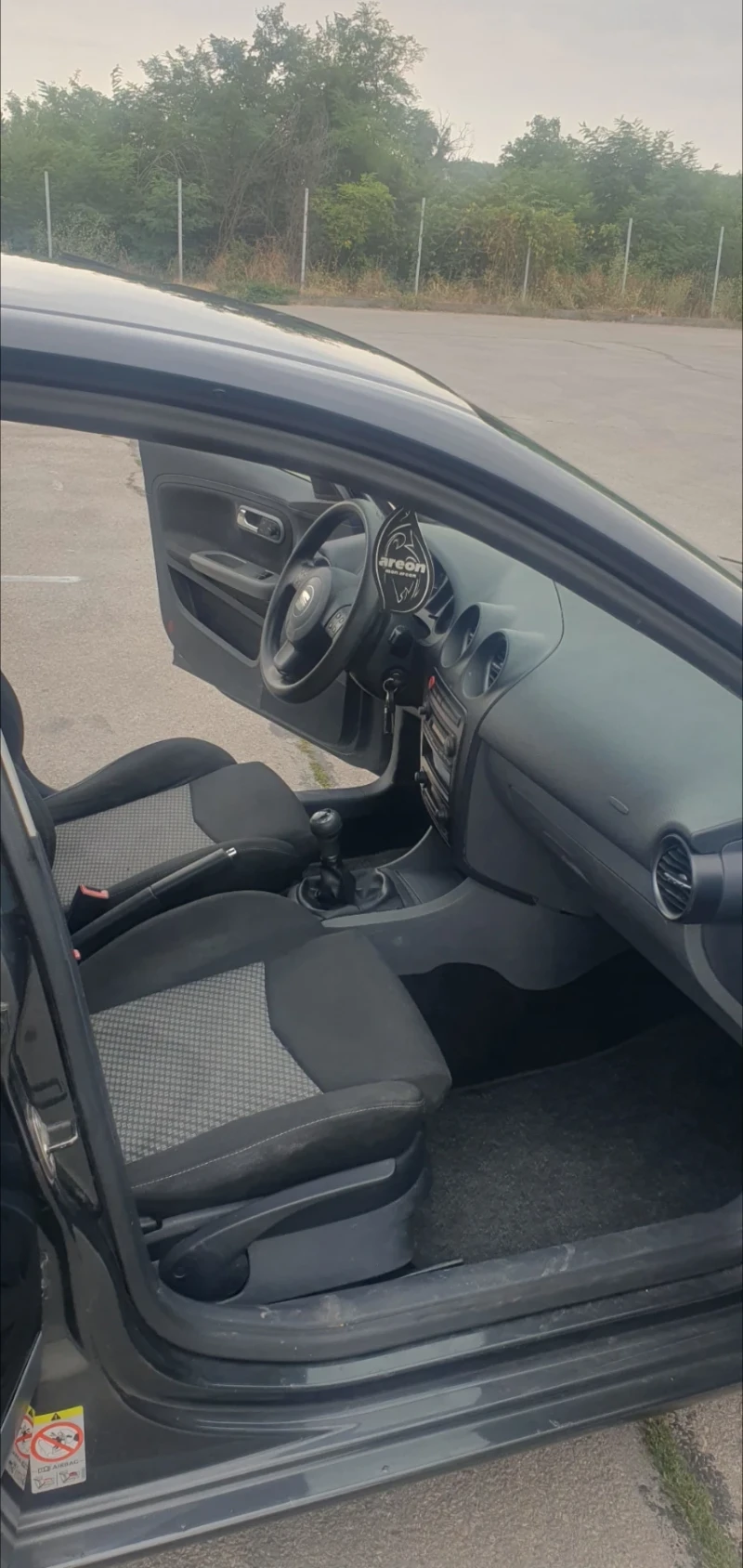 Seat Ibiza 1.4, снимка 9 - Автомобили и джипове - 52891409