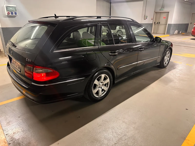 Mercedes-Benz E 220, снимка 10 - Автомобили и джипове - 52030433