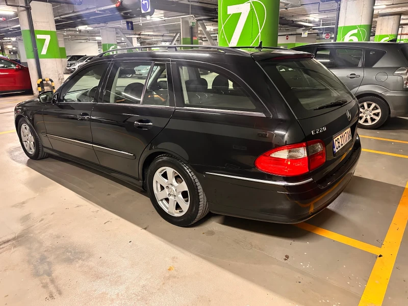 Mercedes-Benz E 220, снимка 12 - Автомобили и джипове - 52030433