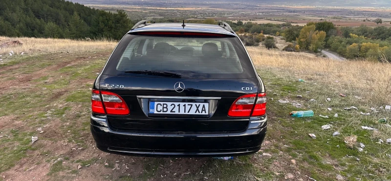 Mercedes-Benz E 220, снимка 5 - Автомобили и джипове - 52030433